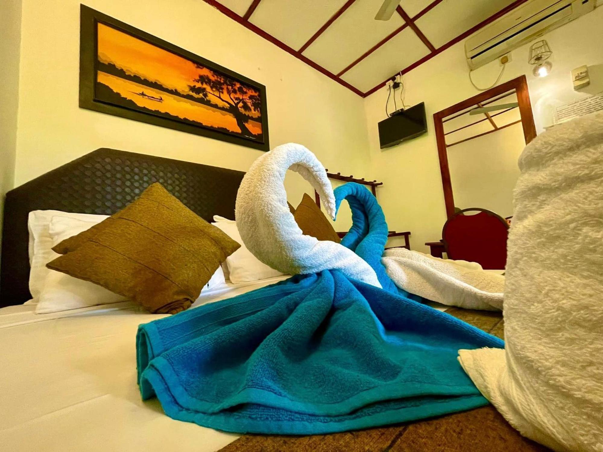 Thilaka City Hotel Anuradhapura Exterior foto