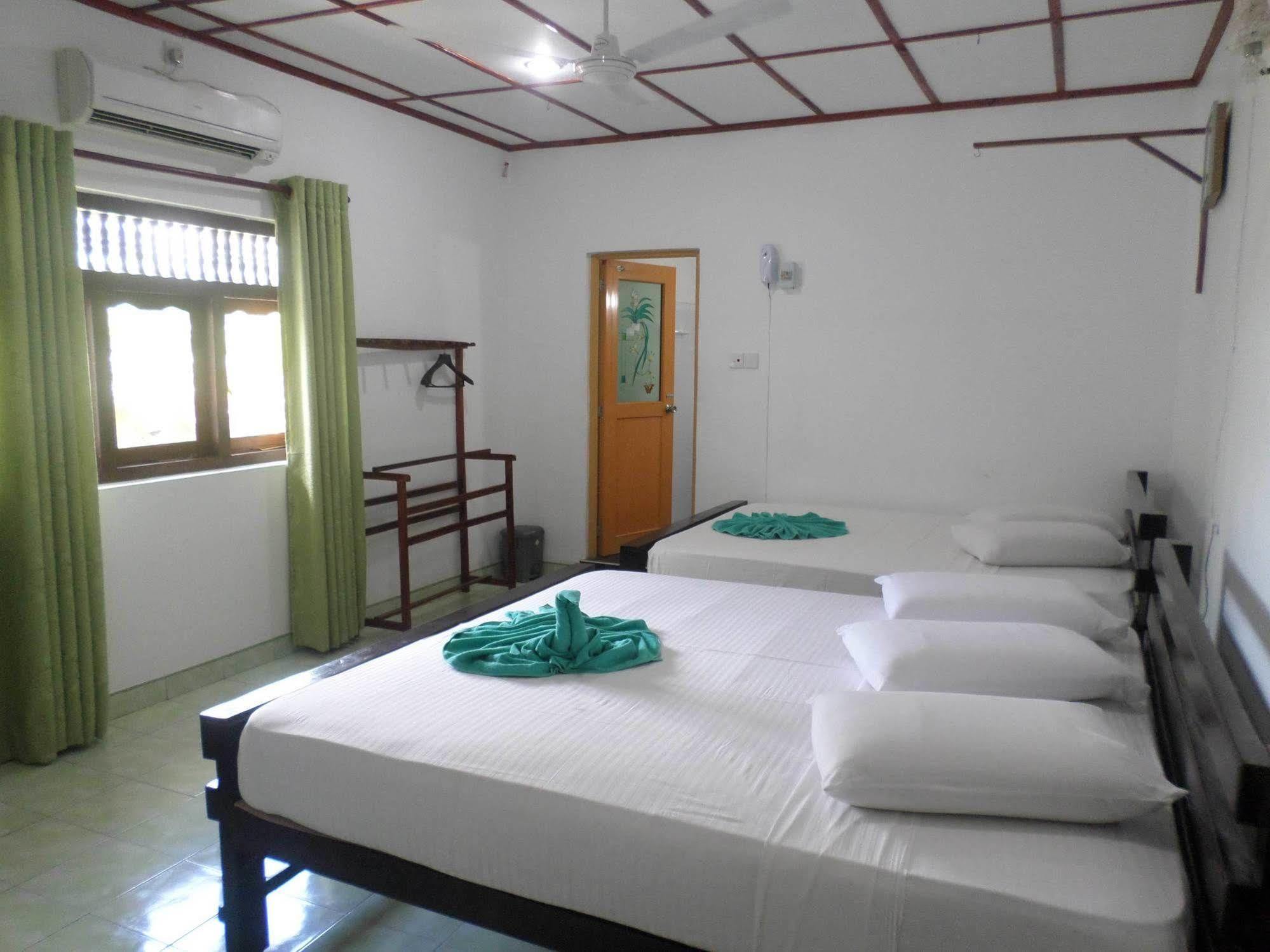 Thilaka City Hotel Anuradhapura Exterior foto