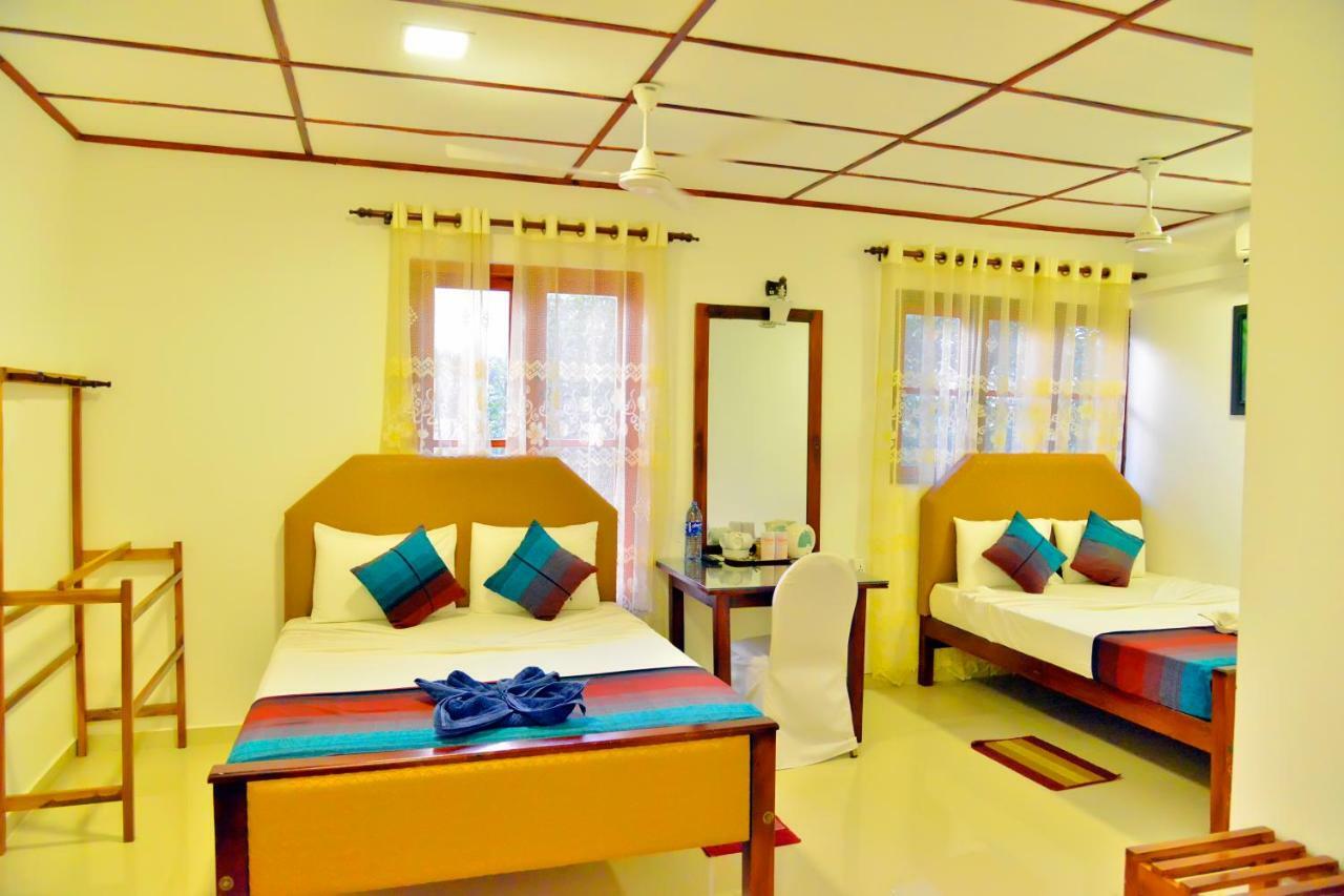 Thilaka City Hotel Anuradhapura Exterior foto